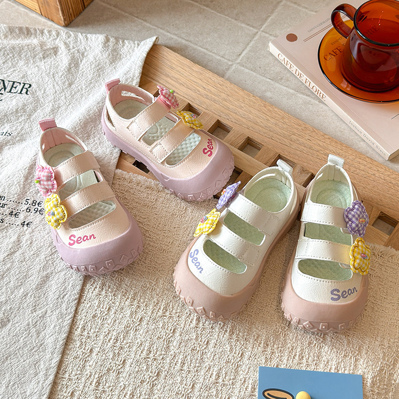 Niñas sandalias deportivas Baotou 2026 verano nuevo niño flor princesa zapatos zapatillas de chicas hueco zapatillas casuales