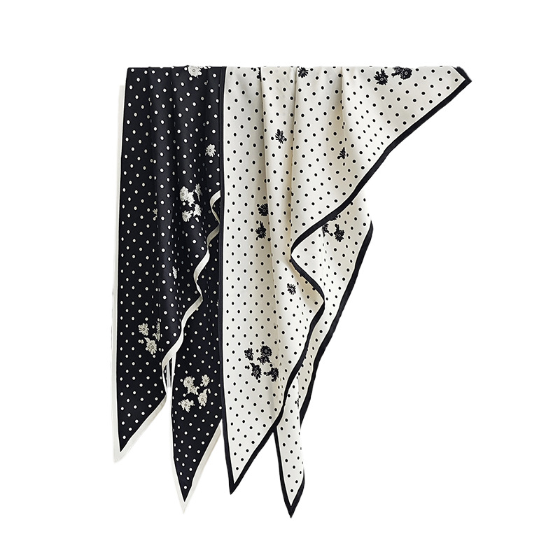 Bufanda triangular con estampado de lunares de sentido simple y avanzado, estilo literario coreano, bufanda de viaje de moda para damas, bufanda triangular delgada