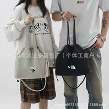 ��ĸ��������������Ů2024�¿�μ�������W�����nб����鎧ˮͰ