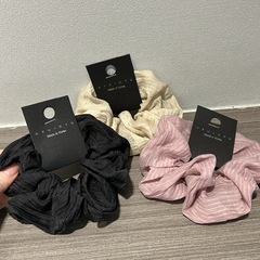 Simple and Retro Striped Large Intestine Hair Tie for Women, Elegant and Charming Hair Accessory with a Gate of the East Style