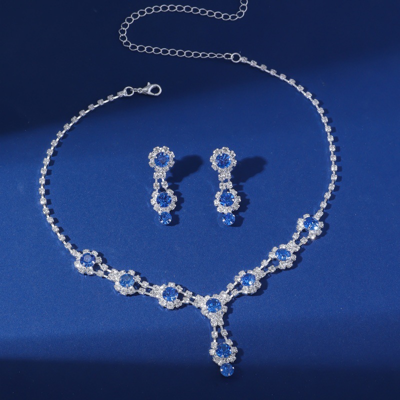 Conjunto de colar e brincos com strass para noivas elegante_voghion.com