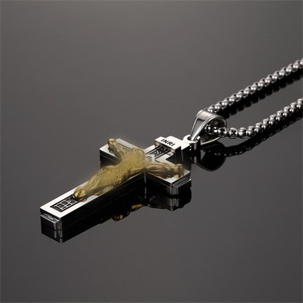 Suministro directo de fábrica vintage electrochapado Cruz joyería diseño de titanio accesorios de acero colgante europeo y americano collar de acero inoxidable