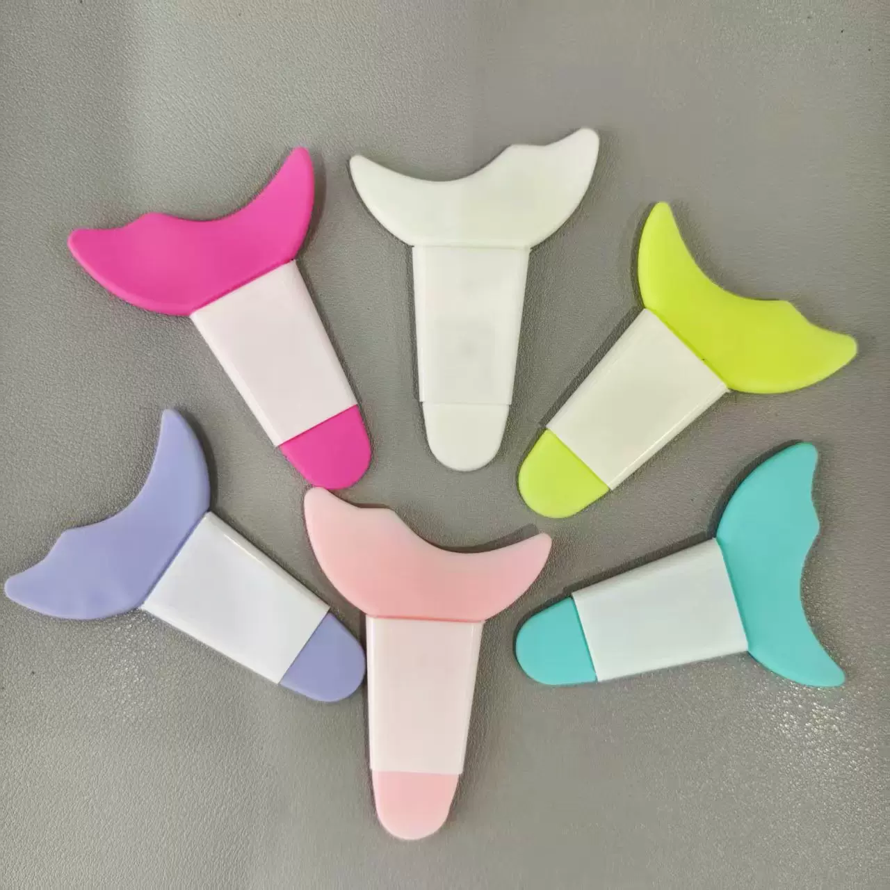 画眼线辅助神器月牙挡板非硅胶TPR材质 卧蚕涂眼影工具便携美妆