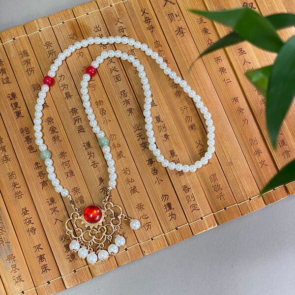 New Chinese-style Horse-faced Skirt Pearl Wreath Necklace Chinese-style Hanfu Long Necklace Accessories Ming-made Longlife Lock Pendant