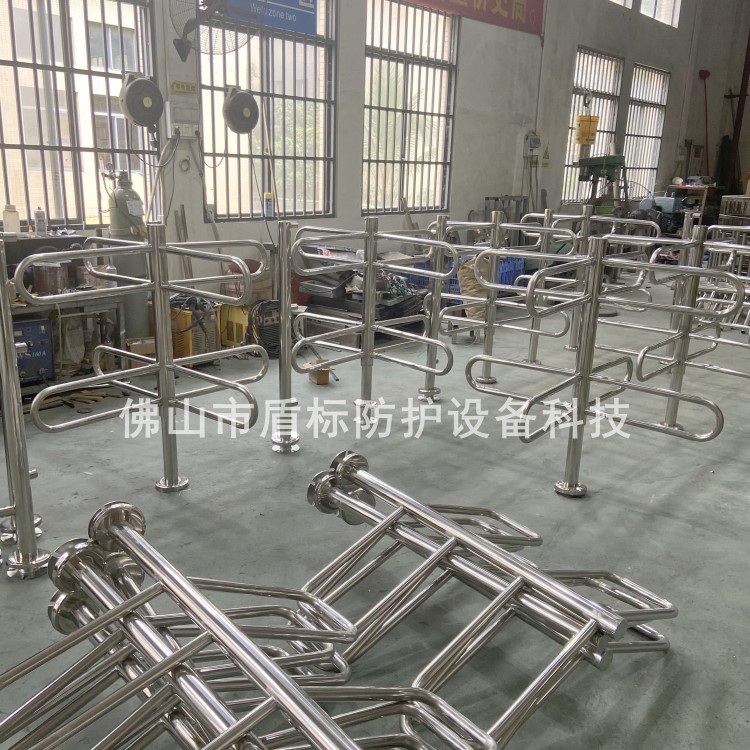 超市入口护栏式单向通道闸 栅栏杆旋转通道门禁 立式单限旋转闸机