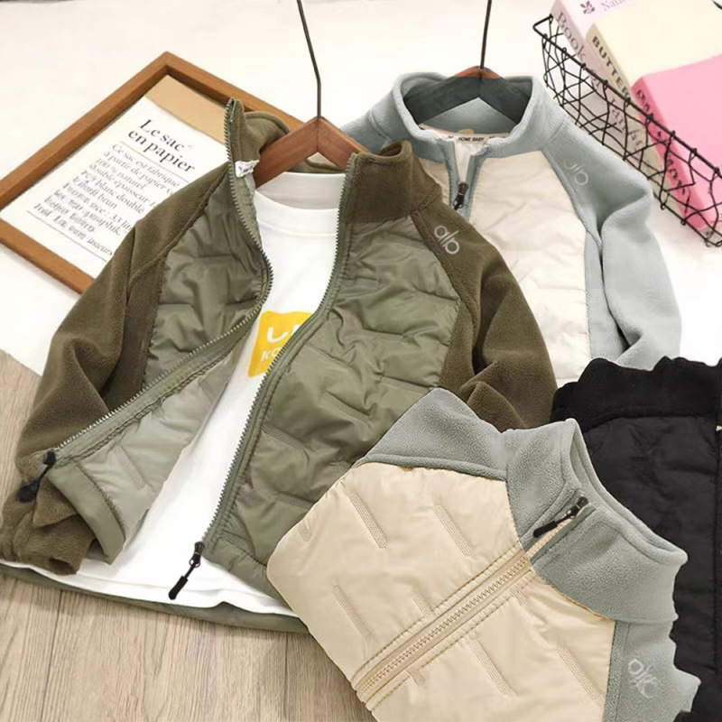 Children's Thickened Quilted Jacket for Autumn and Winter, Windproof Top for Boys and Girls, School Uniform Essential, Warm Cotton Coat, Trendy Children's Clothing Wholesale Children's Thickened Quilted Jacket for Autumn and Winter, Windproof Top for Boys and Girls, School Uniform Essential, Warm Cotton Coat, Trendy Children's Clothing Wholesale