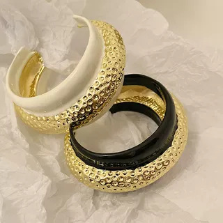 欧米のファッションの黒い金のブレスレットのフランスの小さい大衆の設計のエナメルの釉薬の広い版は誇張して高級感のおしゃれなブレスレットを感じます。|undefined