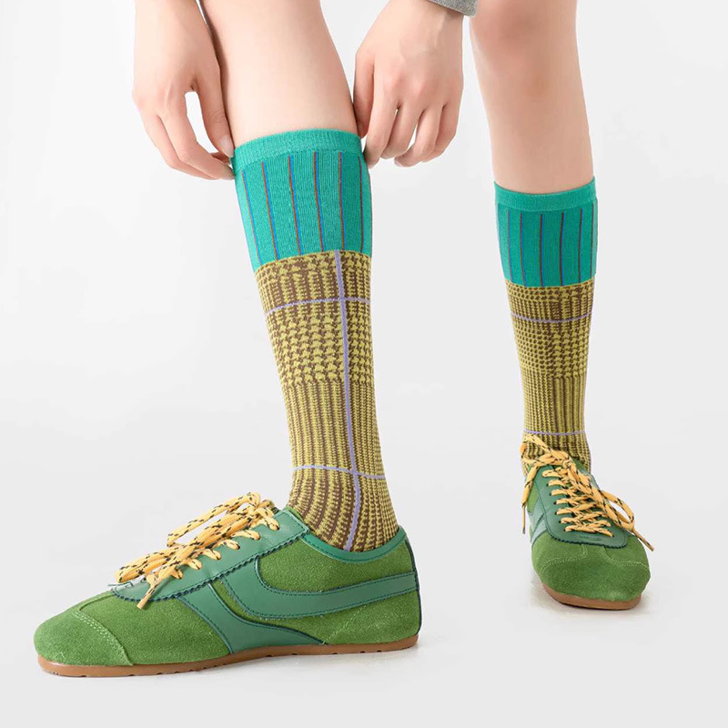 Spring and Summer Retro Melard Style Contrasting Stripesd Outdoor Fashion Slimming Look Long Cotton Socks and Knee Socks Popular Pile Socks