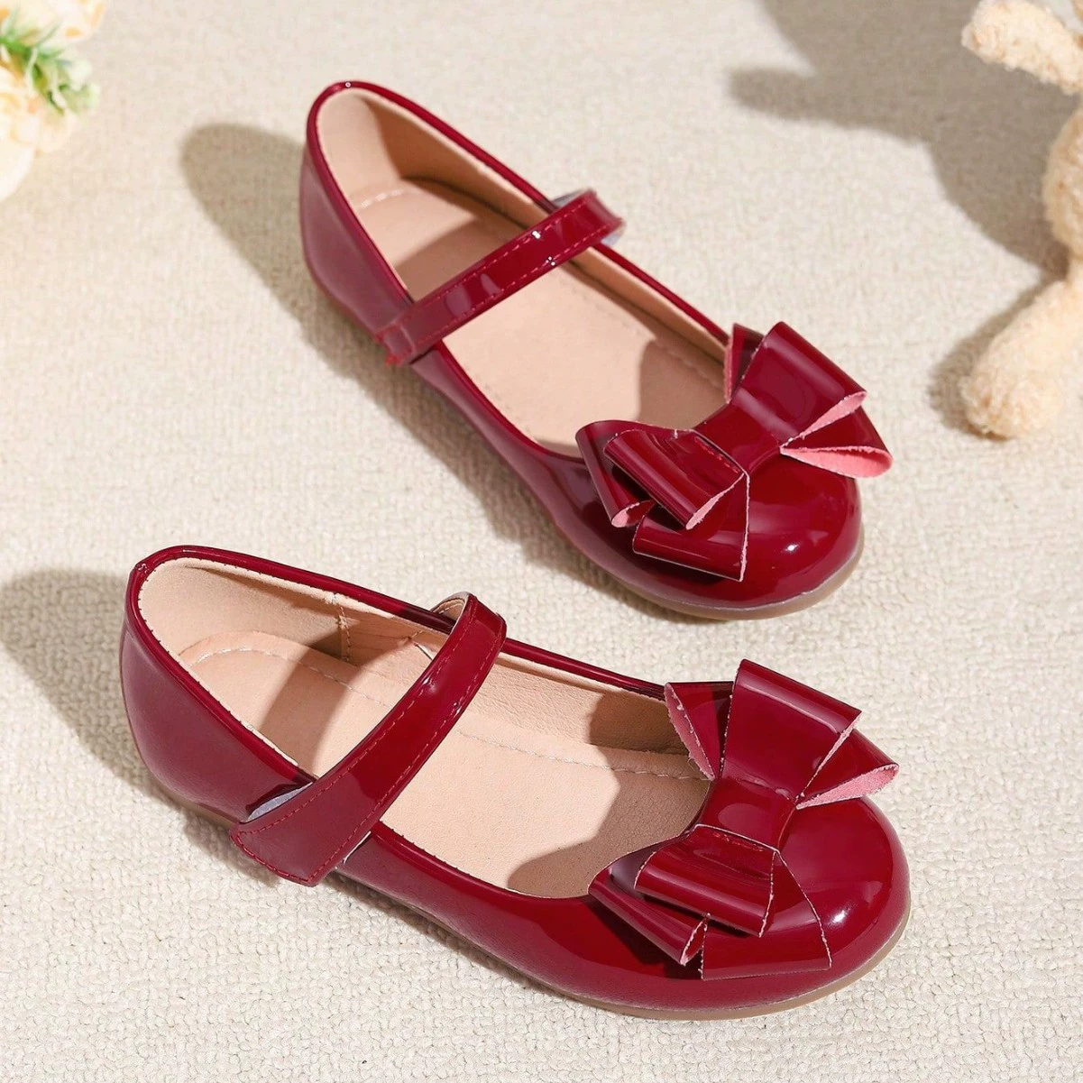 Трансграничная внешняя торговля ретро бабочки иностранные плоские кожаные туфли принцессы модные липучки дикие мягкие туфли для девочек