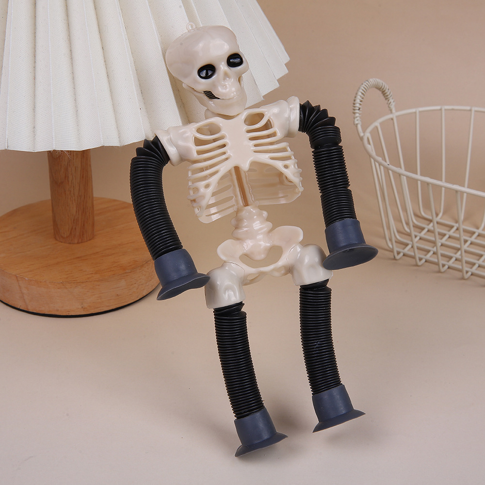 Halloween Skull Man Ventosa Tubo telescópico Alien Variedad de formas Tubo de estiramiento Juguete de descompresión de rompecabezas interactivo