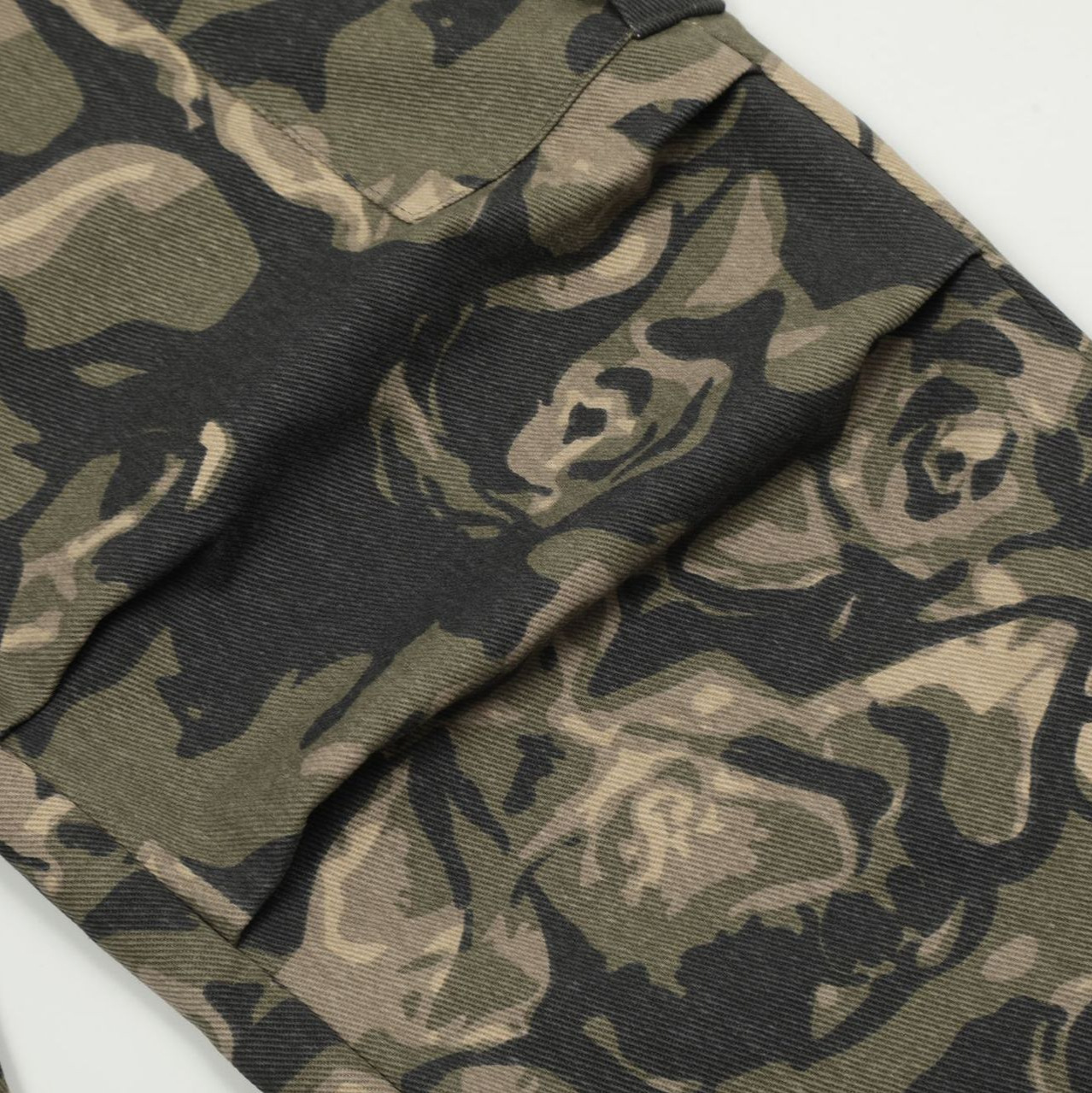 YON MODISH Herren 2024 Herbst Neues Produkt Hochwertige Camouflage Arbeitskleidung Taschen Freizeithose_voghion.com