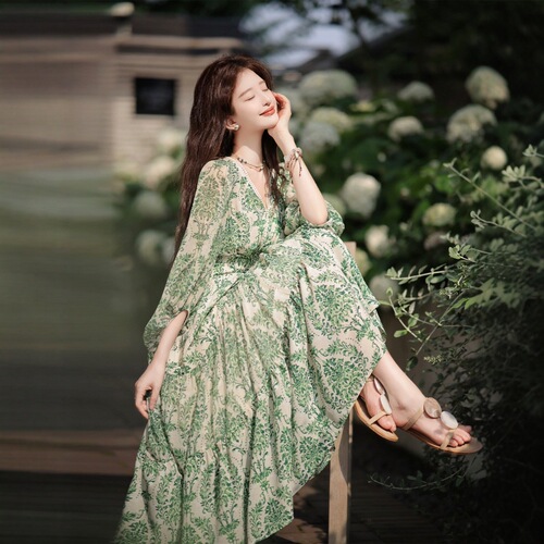 Big skirt spring and autumn date casual French retro green floral dress summer new waist V-neck long skirt