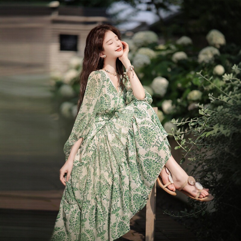 Large Skirt Spring & Fall Date Casual French Retro Green Floral Dress Summer New Waist V-Neck Long Skirt