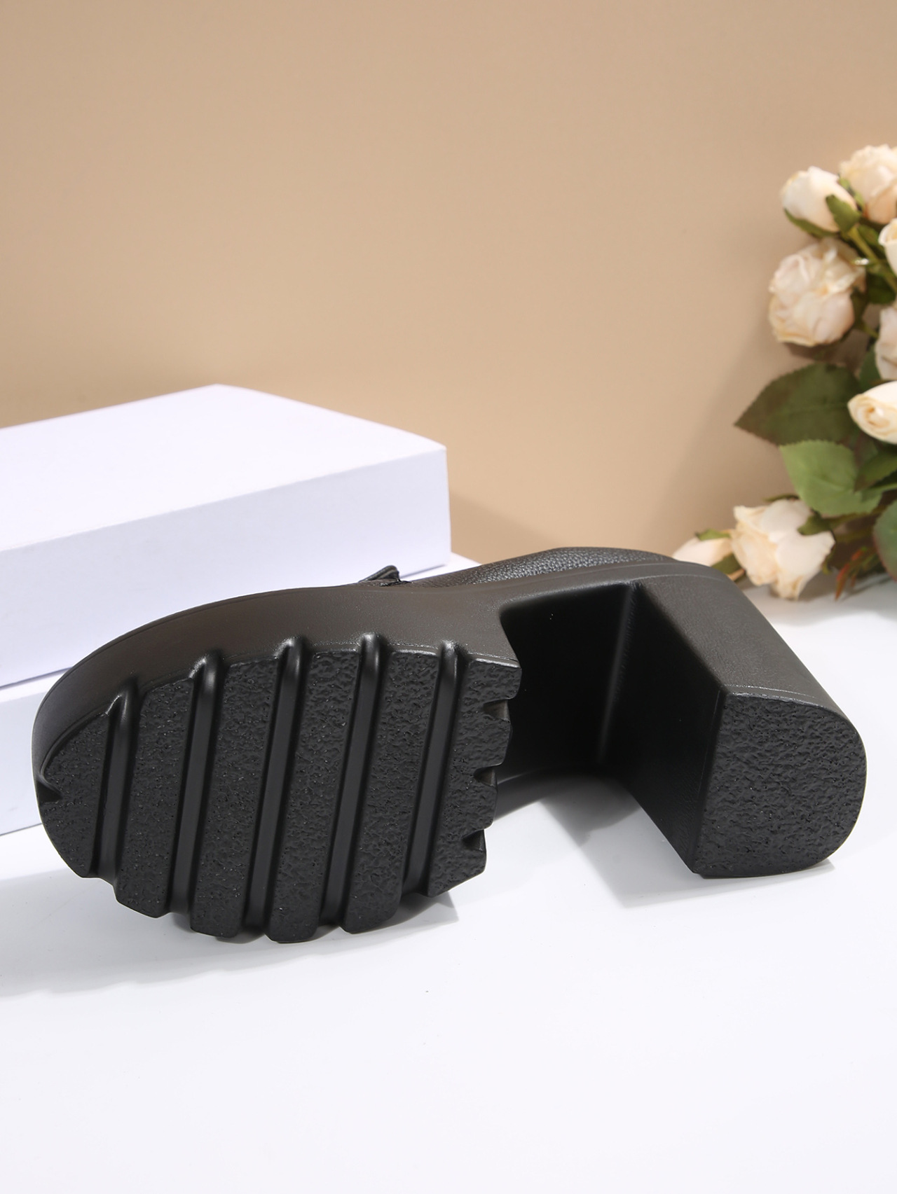 Damesschoenen met blokhak voor petite dames elegante stijl_voghion.com