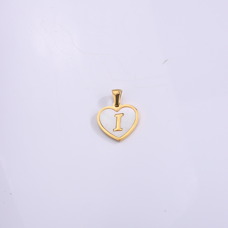 Nuevo colgante de corazón de melocotón de acero de titanio, accesorios de concha de letras inglesas, colgante pequeño, joyería de amor de bricolaje, collar a juego