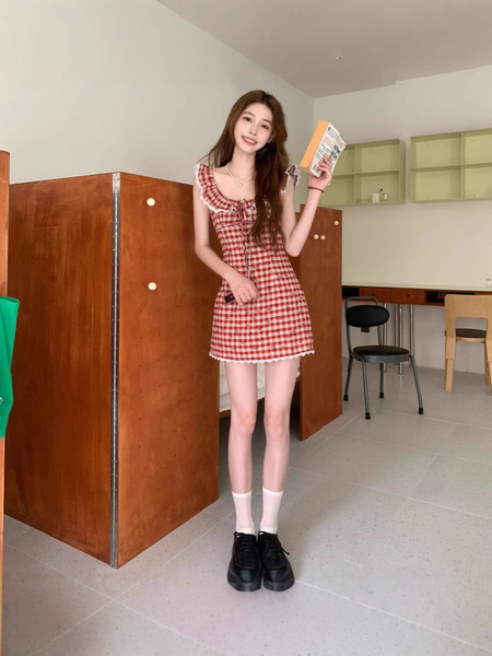 Small design retro summer dress