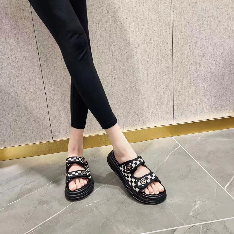 新款厚底拖鞋