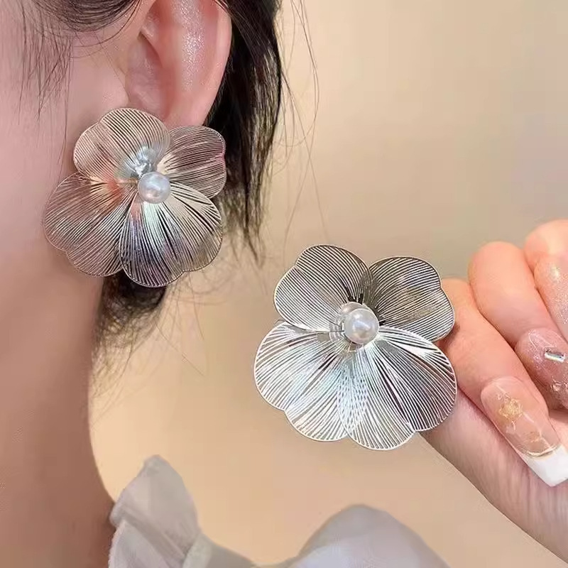 33#珍珠大花蚊香盘耳夹