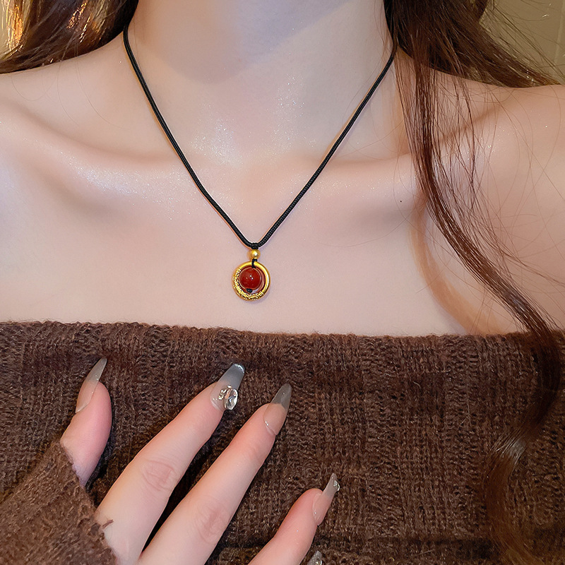 Neu Chinesische gewebte geometrische Halskette mit altem Stil minimalistisches Design, elegantes Temperament, Schlüsselbeinkette für_voghion.com