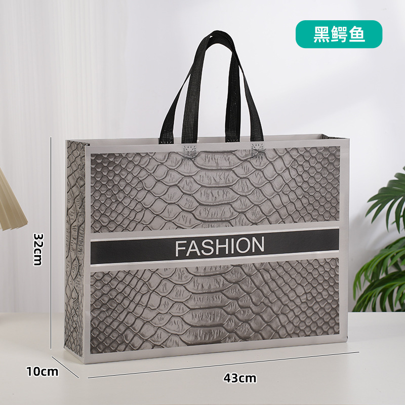 Cocodrilo negro * trompeta 32 * 27 * 10