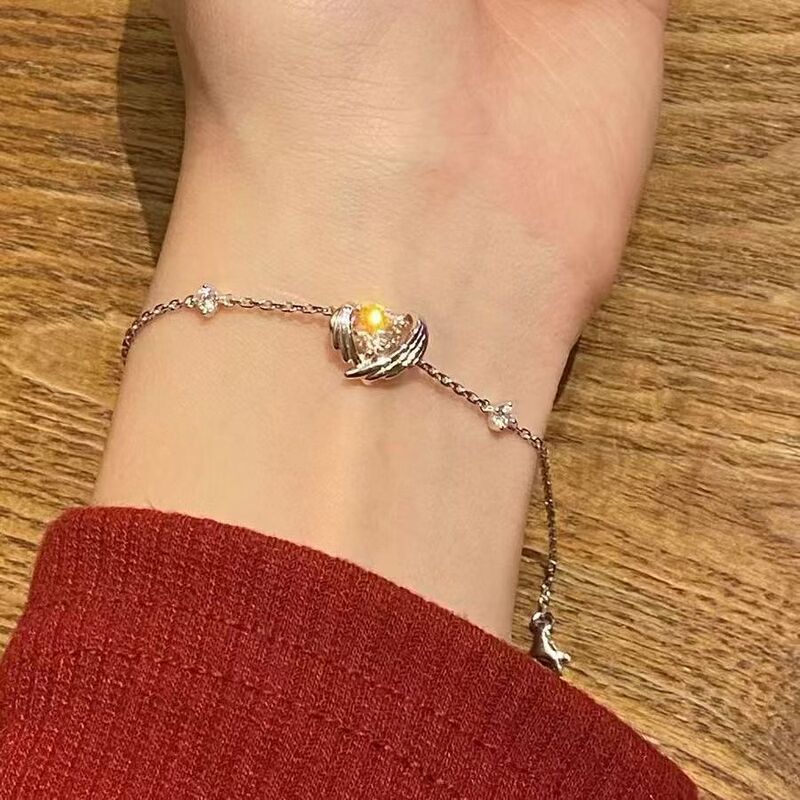 White copper fan family LOGO [guardian wing series] bracelet female niche beating angel goddess festival to send girlfriend