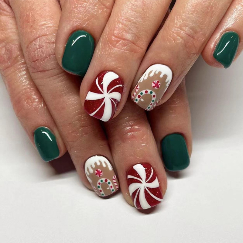 Christmas short square bright surface wear nail polish red green white spiral pattern design fake nail patch foreign trade style