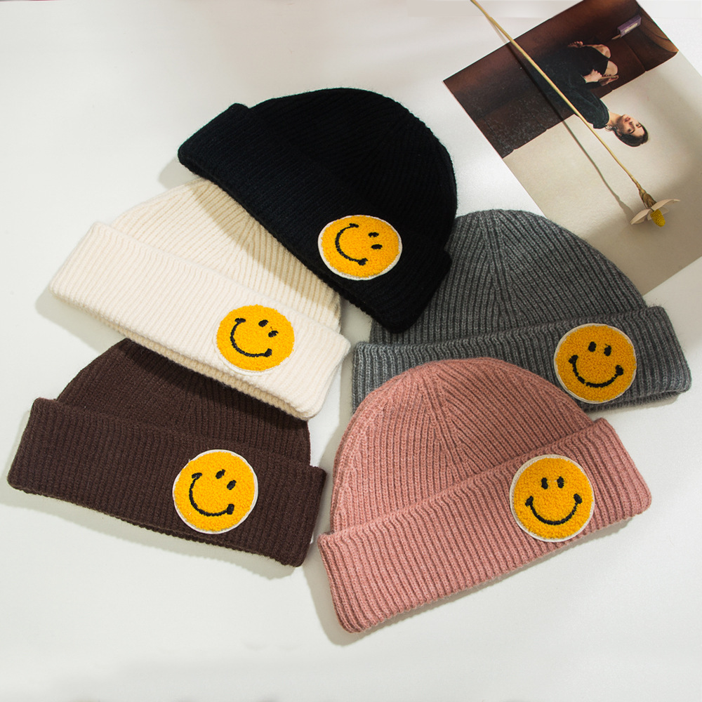 Korean Woolen Hat Autumn And Winter Warmth Big Smiley Face Dome Solid Color Cartoon Smiley Thick Knitted Hat display picture 2