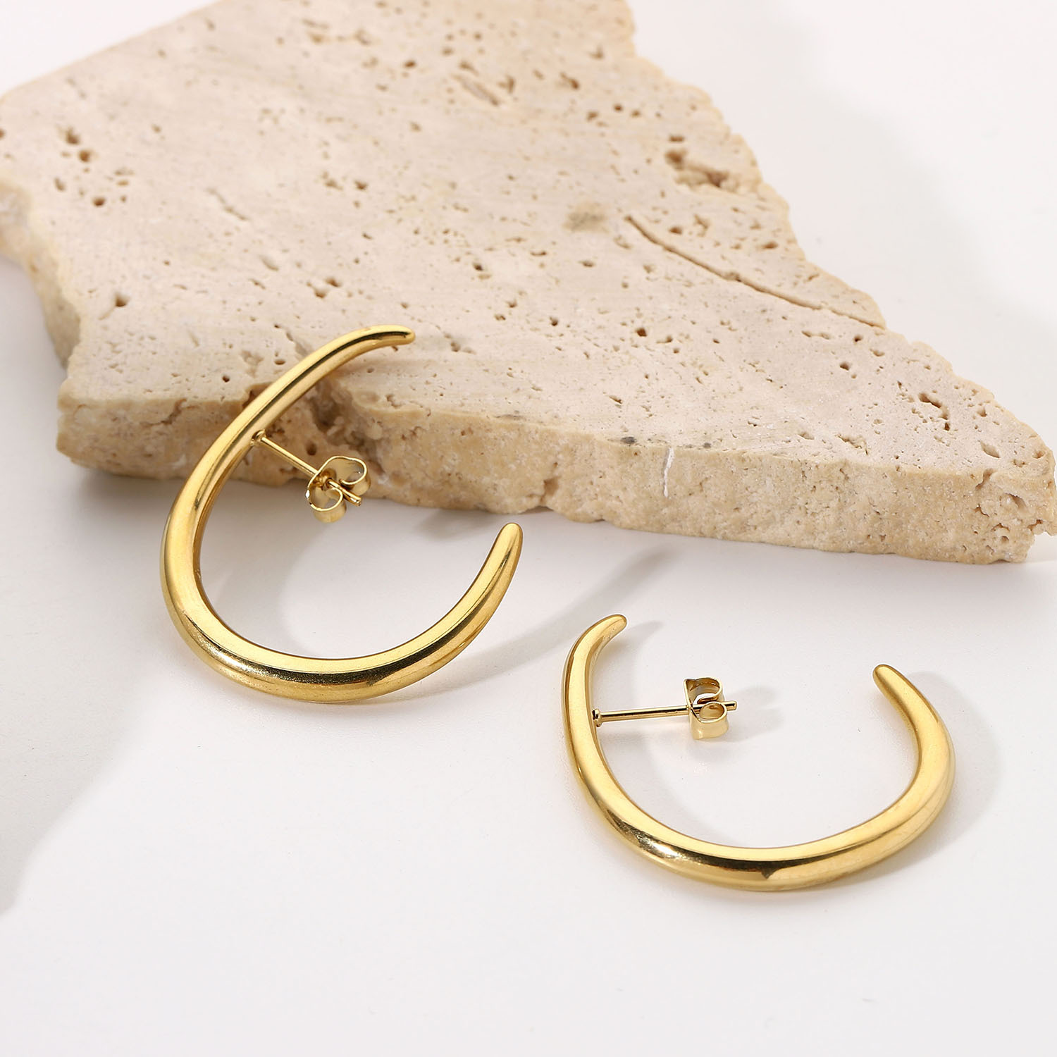 Fashion All-match Stainless Steel 14k Gold Personality C-shaped Hook Earring display picture 3