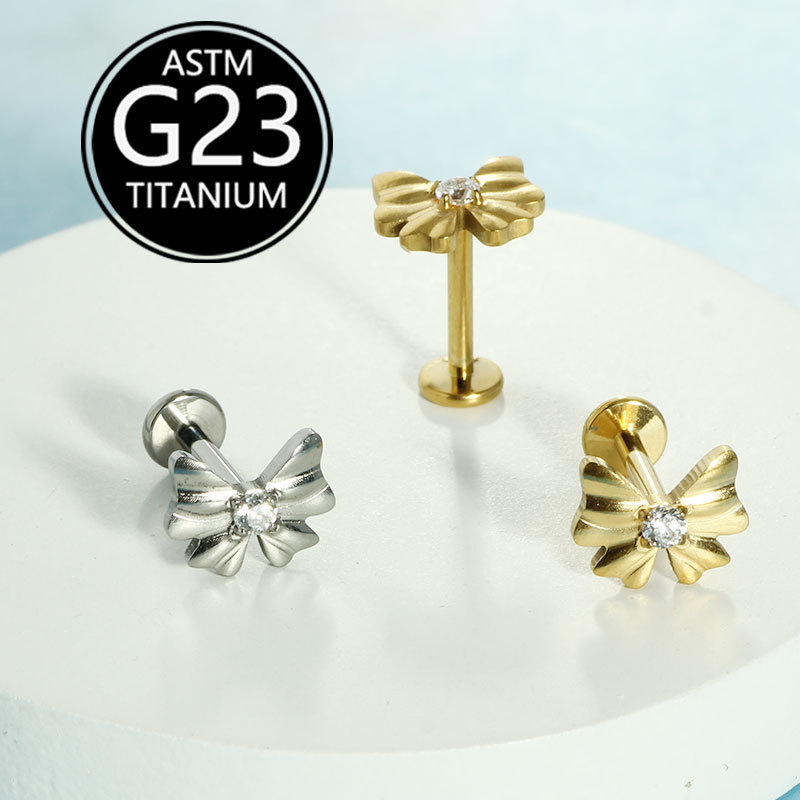 16G labret stud size and finish detail