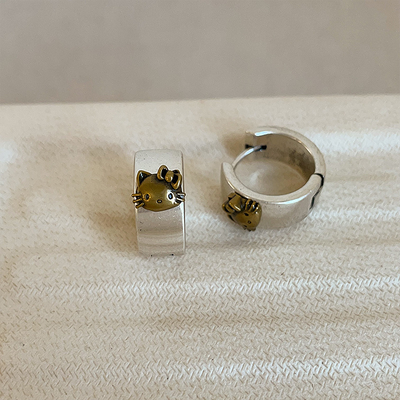 Cute sophisticated fashionable trend earrings