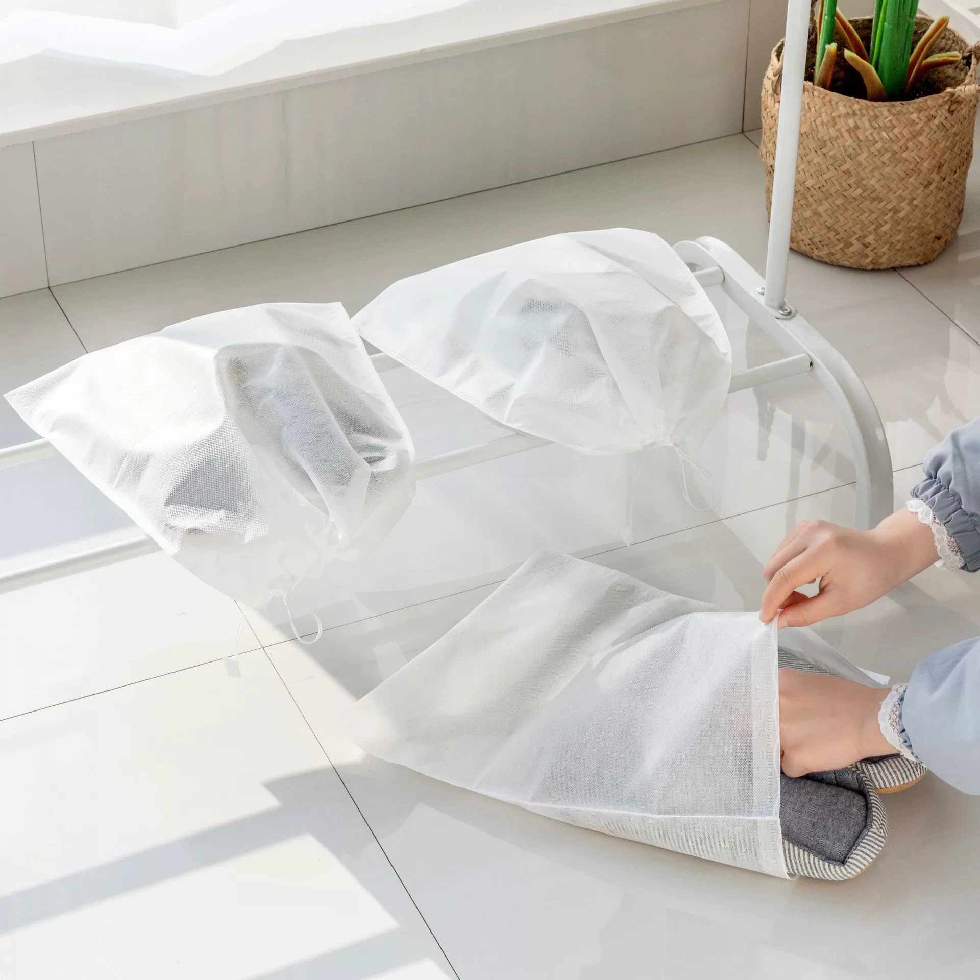 Footwear non-woven cloth, storage bag, white shoes, shoe covers, shoe bag
