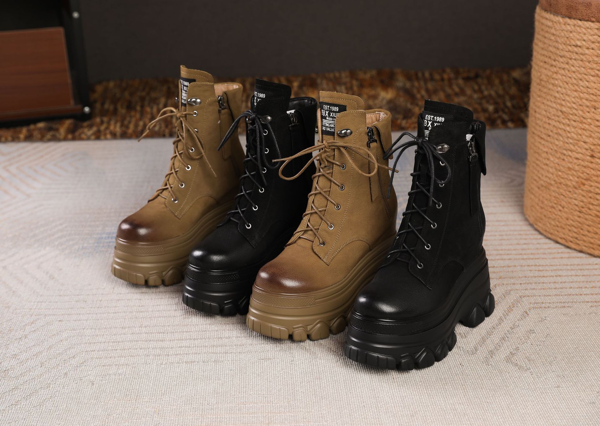 Boot nữ cổ thấp dây buộc phong cách Anh quốc cổ điển, gót cao 12 cm — Đen nhung chi tiết 3