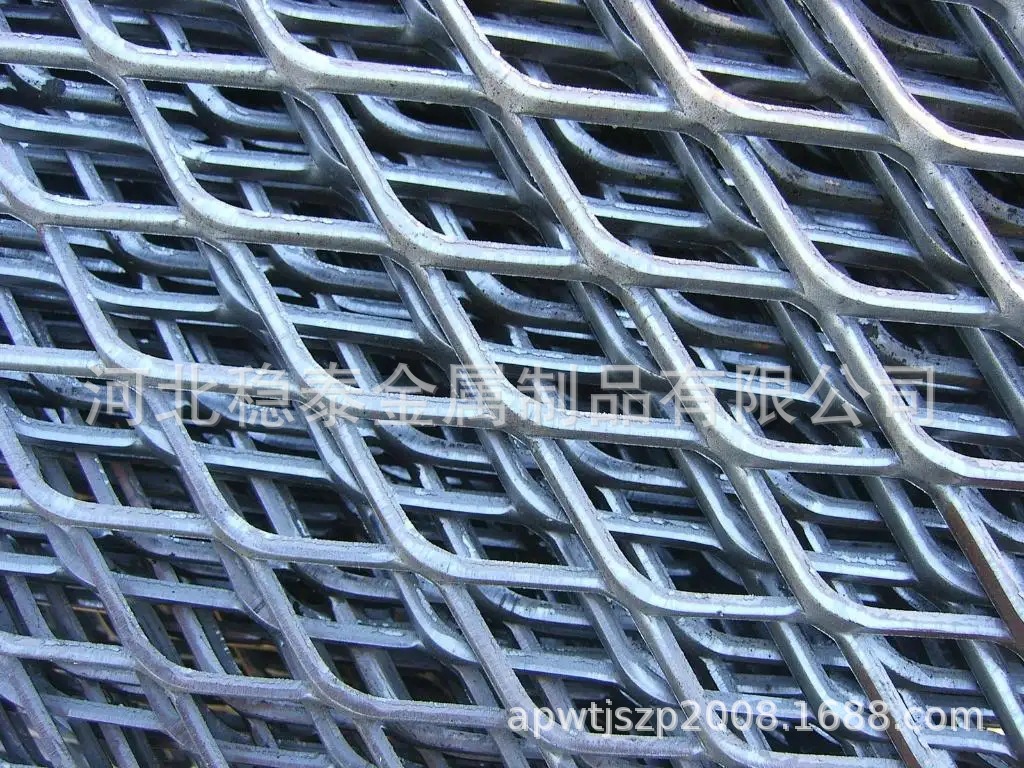 供应河北稳泰304材质菱形钢板拉伸网