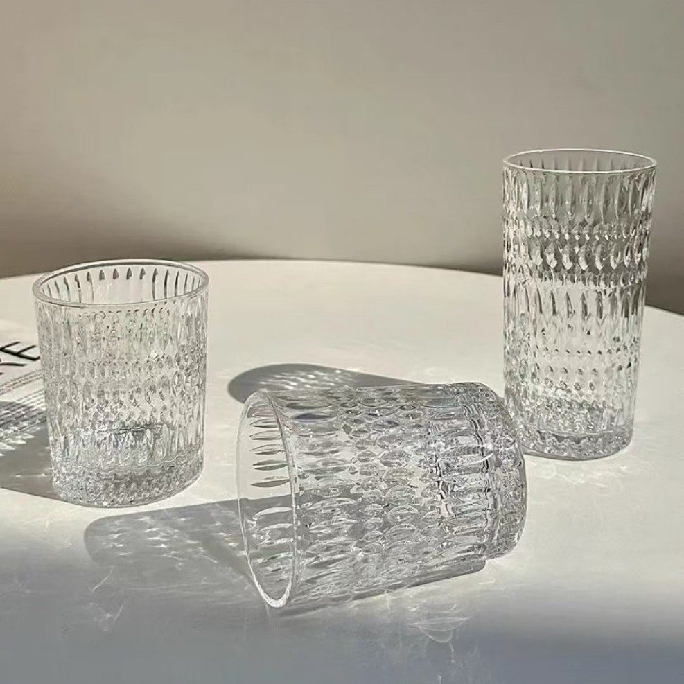 Glass capacious wineglass for whiskey