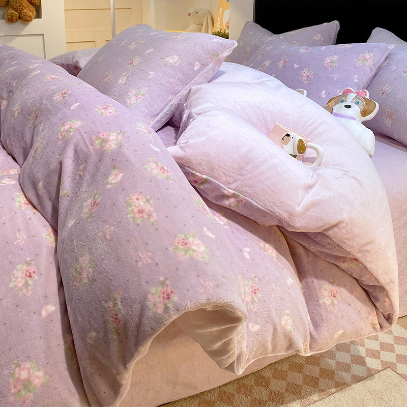 Cama de terciopelo de leche de cuatro piezas conjunto de 2025 coral terciopelo de coral sábanas calentadoras gruesas cubierta de edredón de cama de tres piezas conjunto de ropa de cama