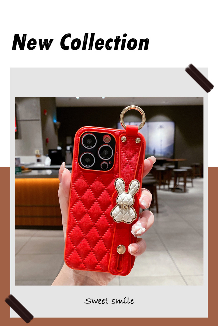 Ốp lưng iPhone da giả hình thỏ kiểu Chanel có dây đeo cổ tay và giá đỡ — [Màu tím] Dây đeo cổ tay thỏ hình thoi phong cách thơm nhỏ chi tiết 3