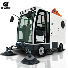 鼎洁盛世大型驾驶扫地机工厂园区高压雾炮电动扫地车挂桶式清扫车