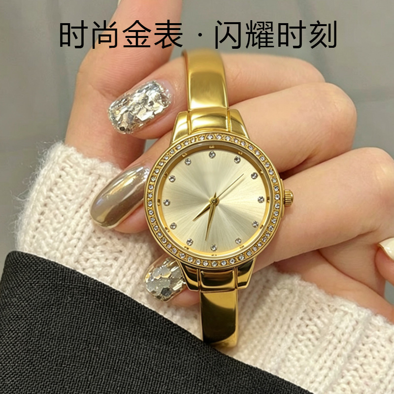 Classic Fashion Alloy Diamond-Encrusted Round Bracelet Watch with Rhinestone Markers, Simple and Elegant, Light Luxury Quartz Women's Watch Live Broadcast Classic Fashion Alloy Diamond-Encrusted Round Bracelet Watch with Rhinestone Markers, Simple and Elegant, Light Luxury Quartz Women's Watch Live Broadcast