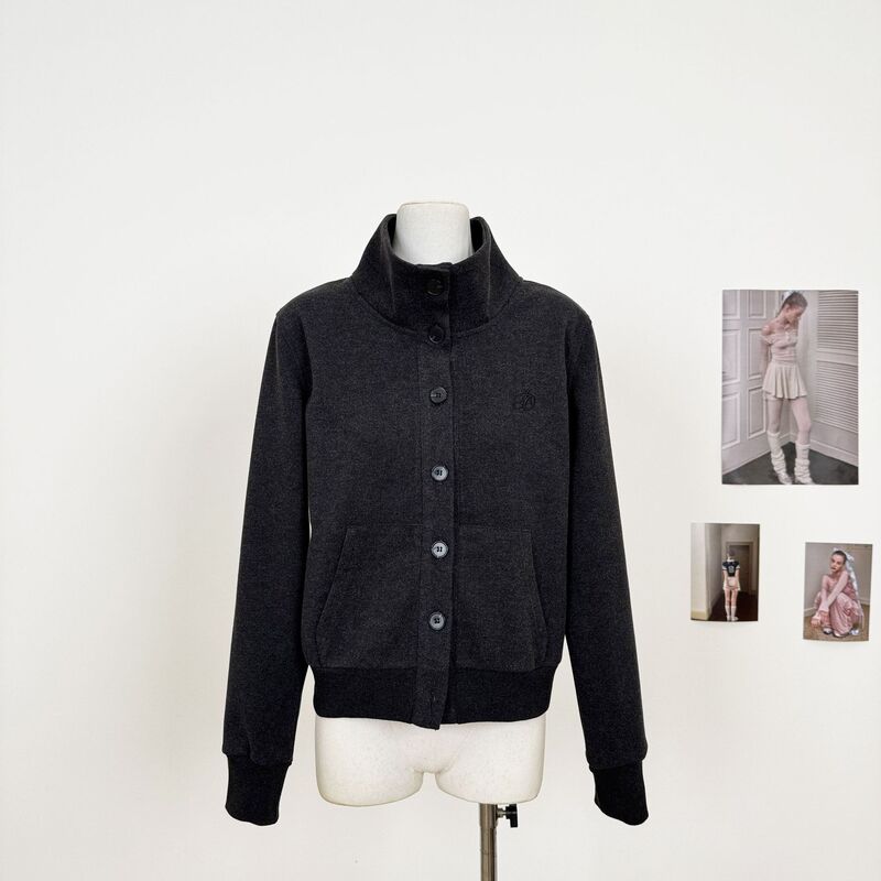 Quiet luxury style, minimalist stand-up collar, short button-down jacket, women's knitted top Quiet luxury style, minimalist stand-up collar, short button-down jacket, women's knitted top