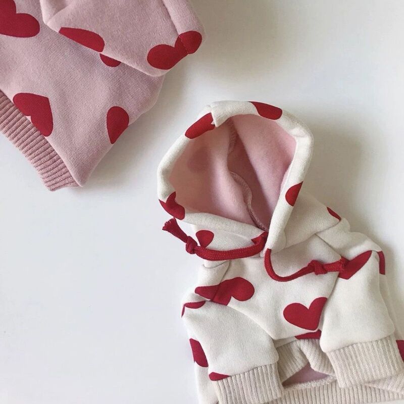 Pet Clothes Autumn and Winter Cute Heart Thin Velvet Sweatshirt Pomeranian Bichon Teddy Dog Cat Hooded Sweatshirt Pet Clothes Autumn and Winter Cute Heart Thin Velvet Sweatshirt Pomeranian Bichon Teddy Dog Cat Hooded Sweatshirt