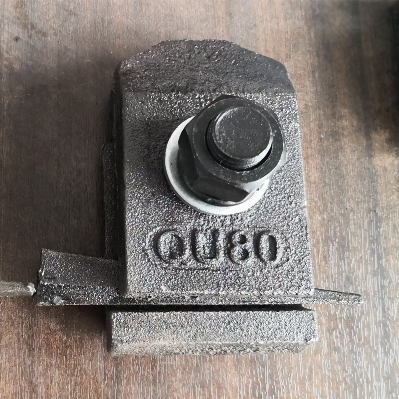 P50P60鱼尾板 TG43压轨器 工矿弹条 镀锌道钉 UQ80铁路压轨器