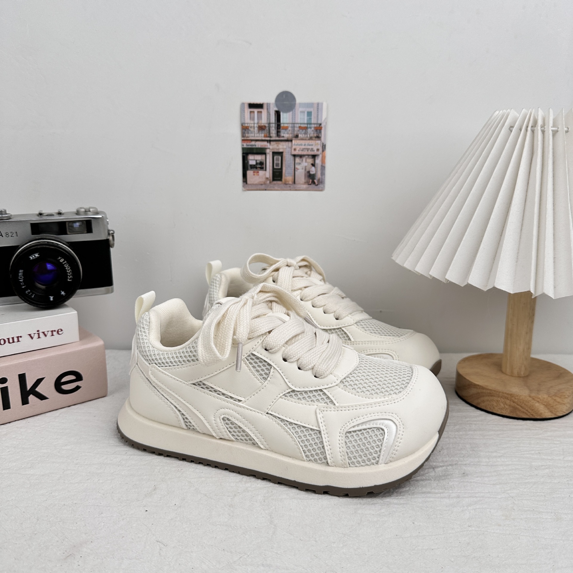 Zapatos de skate casuales transpirables de malla YuanWa para mujeres de verano delgados 2025 nuevos zapatos de entrenamiento de suela gruesa Agande