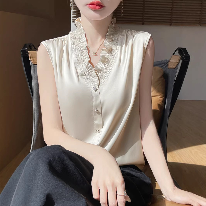French-Style Satin Shirt for Women, High-End Sleeveless Top with Lace Collar, Fashionable Ruffled V-Neck Blazer Shirt for Layering French-Style Satin Shirt for Women, High-End Sleeveless Top with Lace Collar, Fashionable Ruffled V-Neck Blazer Shirt for Layering