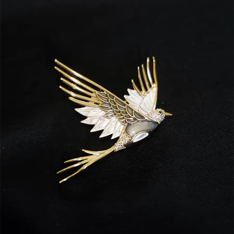 New Hot-Selling Enamel Bird Brooch, Light Luxury, High-End, Elegant and Exquisite Corsage, Personalized Pin to Prevent Exposure