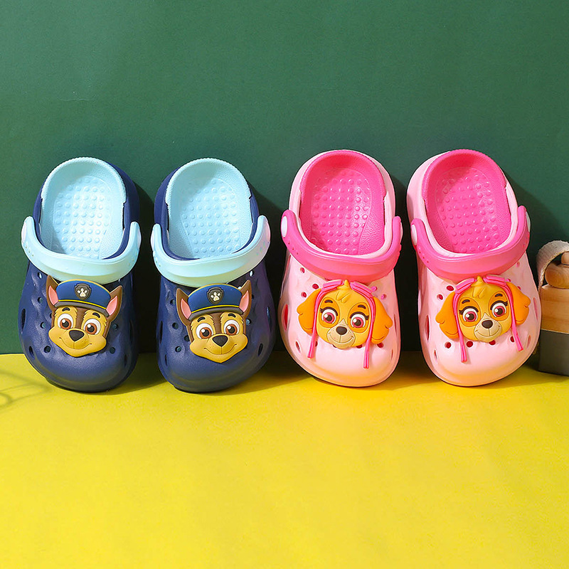 (Wholesale), fashionable children's Crocs-style slippers for men and women girl's, beach footwear, cartoon mule, 2021 collection, closed toe 2