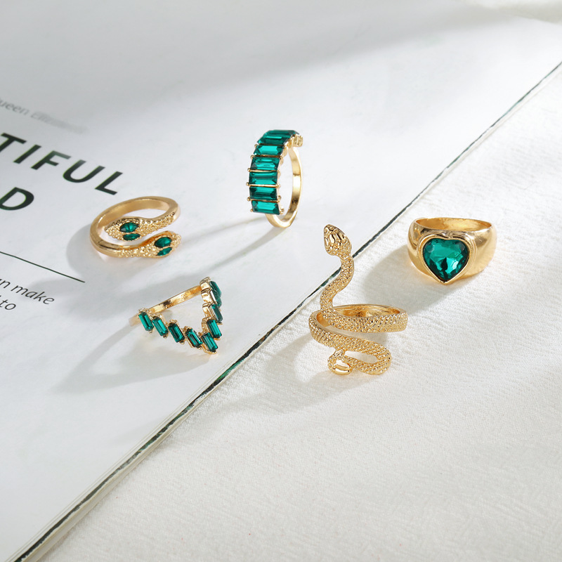 Women'S Gender Plating, Inlay Design Punk Cool Style Heart Shape Snake Alloy Plating Inlay Artificial Gemstones Women's Rings