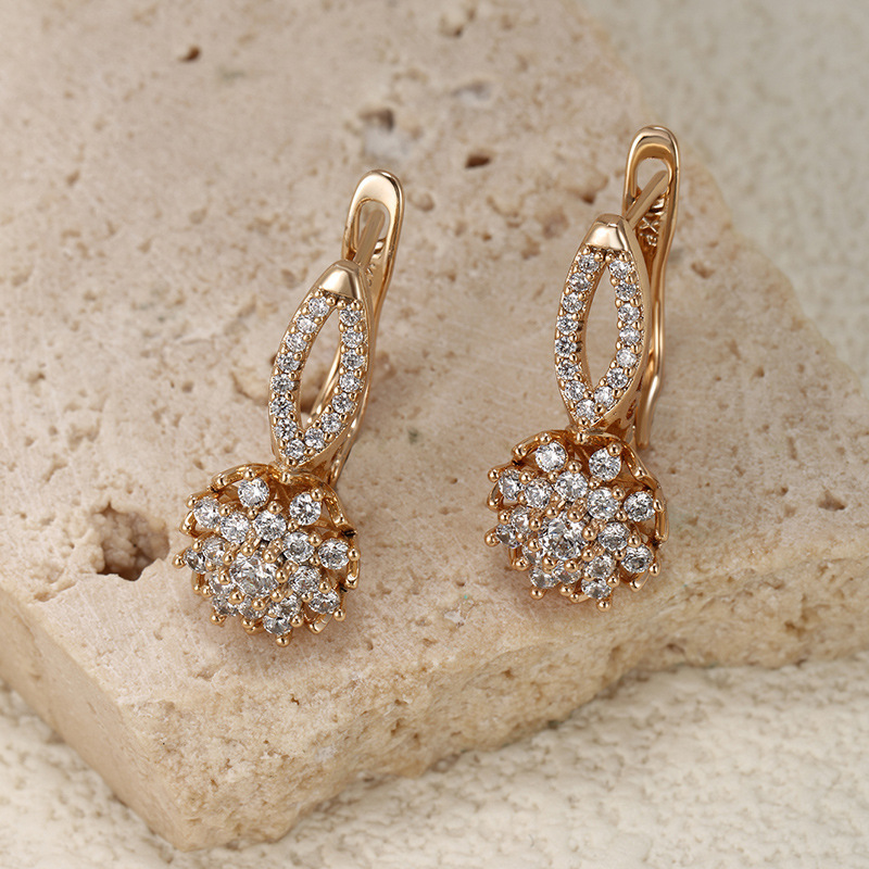 Joyería Xuping, Aleación con Baño Electrolítico en Color Oro de 18k, Pendientes con Circonitas Multicolores, Estilo Europeo y Americano, Clips para Orejas, Accesorios Versátiles y Modernos para Orejas, Venta al por Mayor