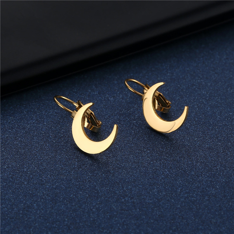 Stainless Steel Moon Ear Buckle Steel Ornaments Wholesale Simple 18k Golden Glossy Crescent Ear Buckle Earrings display picture 4