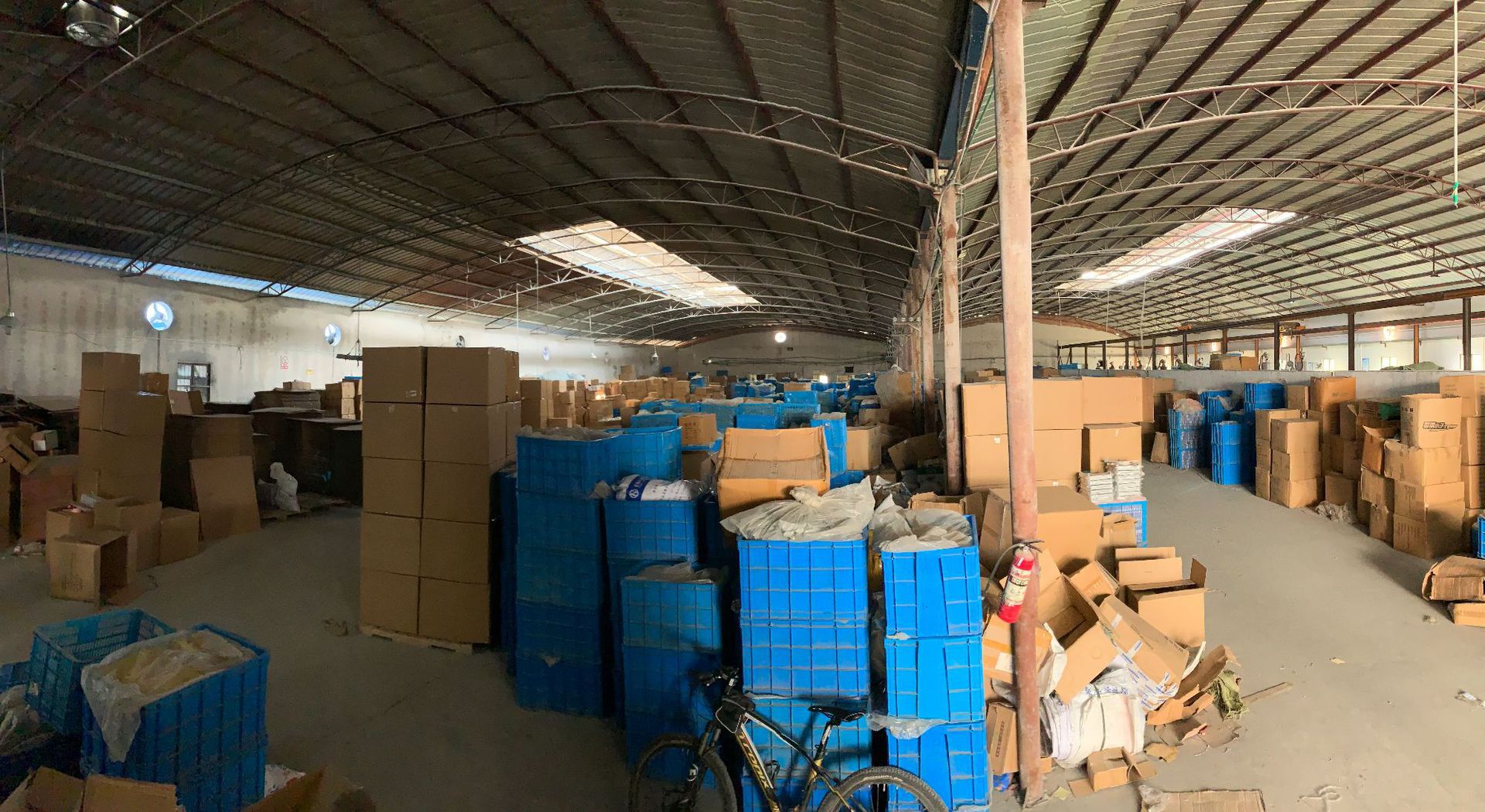仓库实拍.jpg