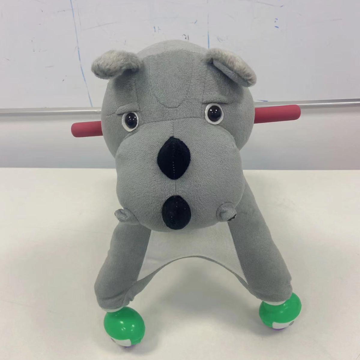 毛绒小犀牛溜溜车 毛绒玩具 四轮溜溜车 毛绒小犀牛车